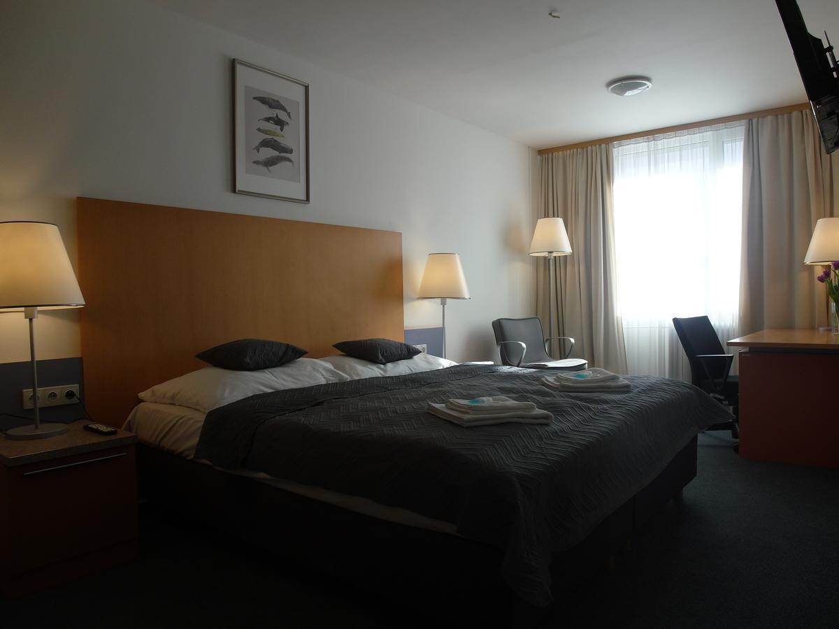 Hotel Harfa Prague Exterior photo