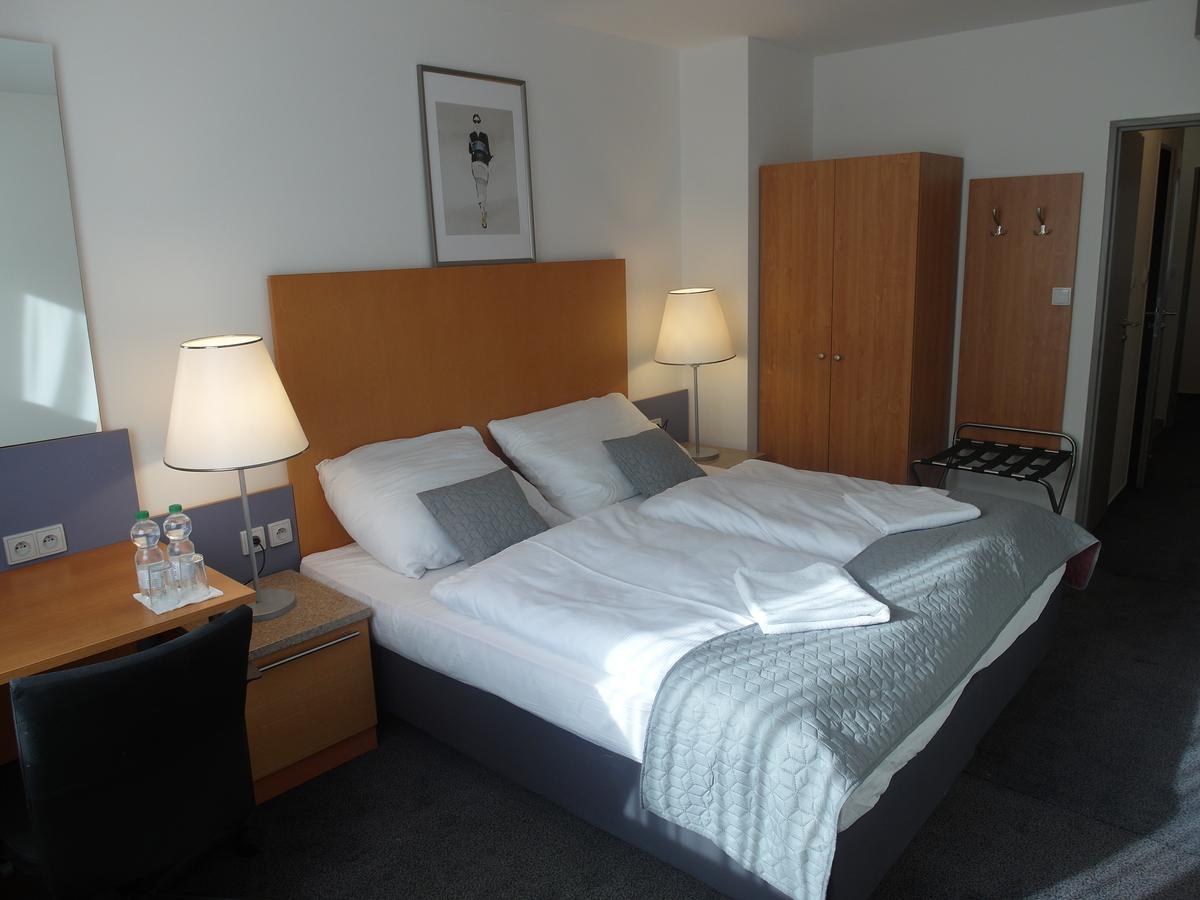 Hotel Harfa Prague Exterior photo