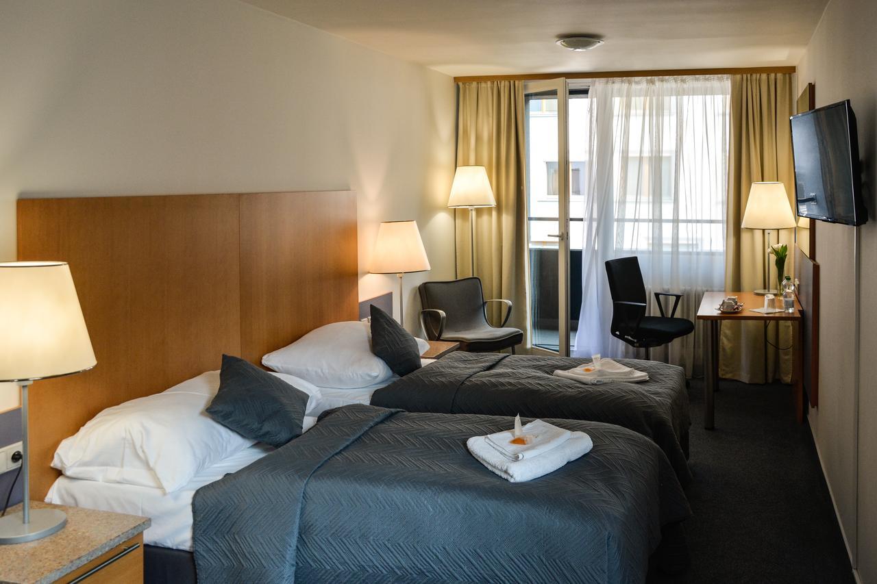 Hotel Harfa Prague Exterior photo