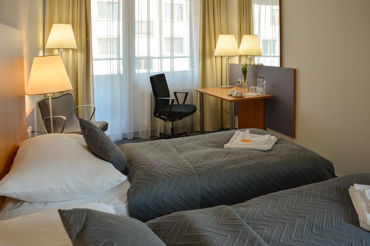 Hotel Harfa Prague Exterior photo