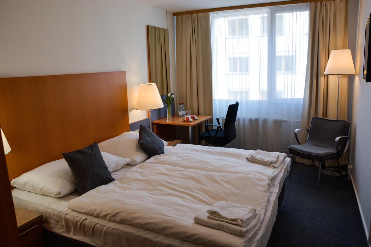 Hotel Harfa Prague Exterior photo