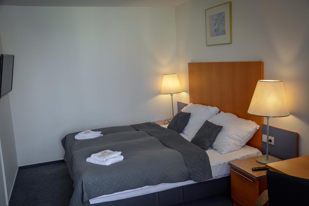 Hotel Harfa Prague Exterior photo