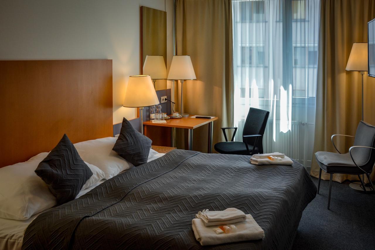 Hotel Harfa Prague Exterior photo
