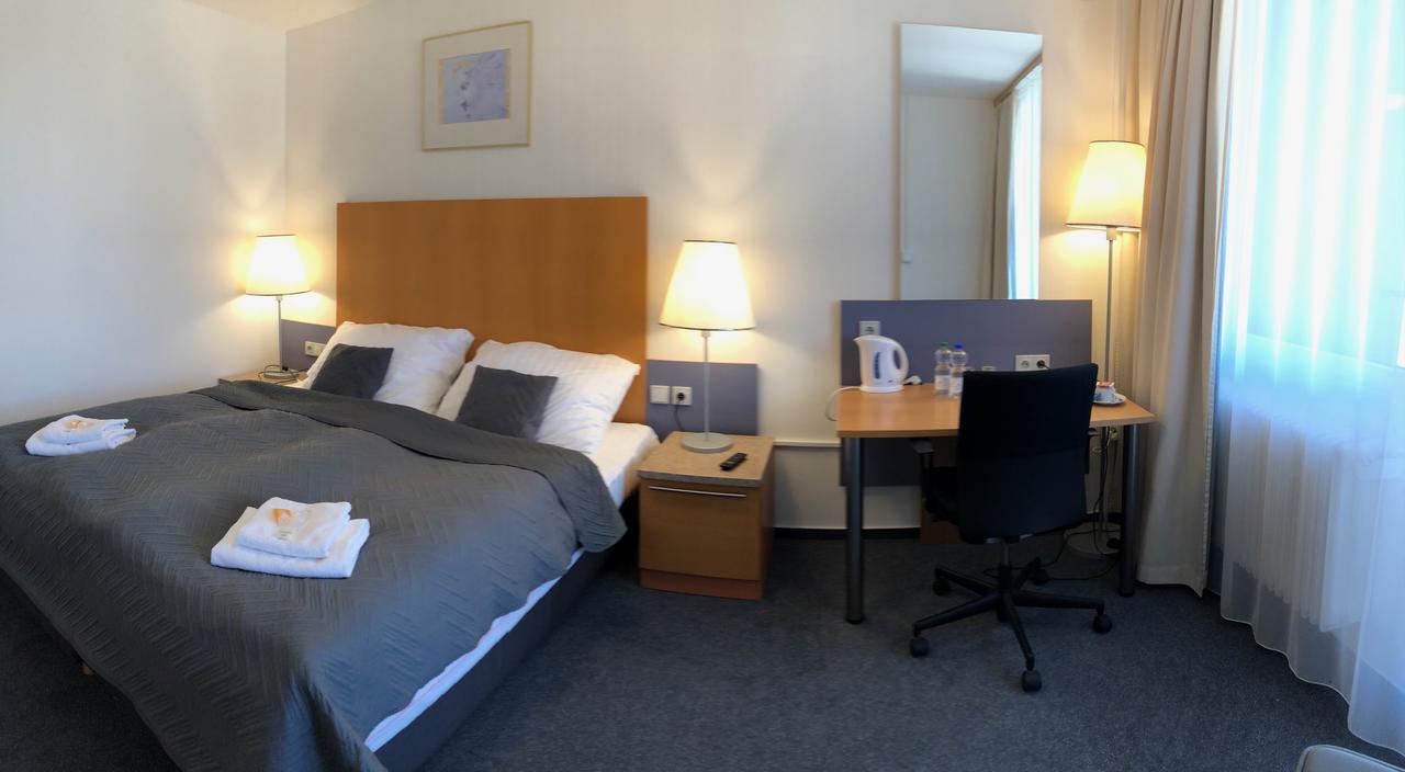 Hotel Harfa Prague Exterior photo